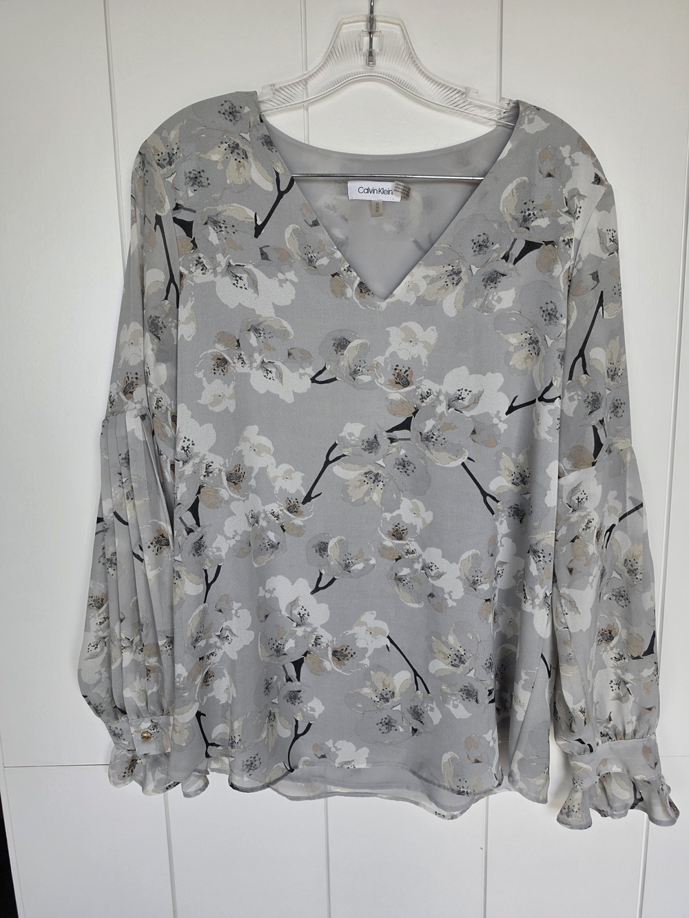 Calvin Klein Light Gray Floral V-Neck Blouse